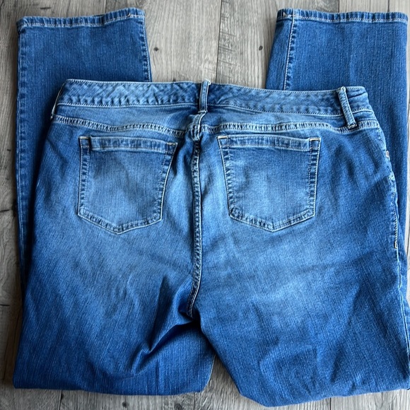 Torrid Denim Jeans Distress Straight leg 18R - Picture 5 of 12